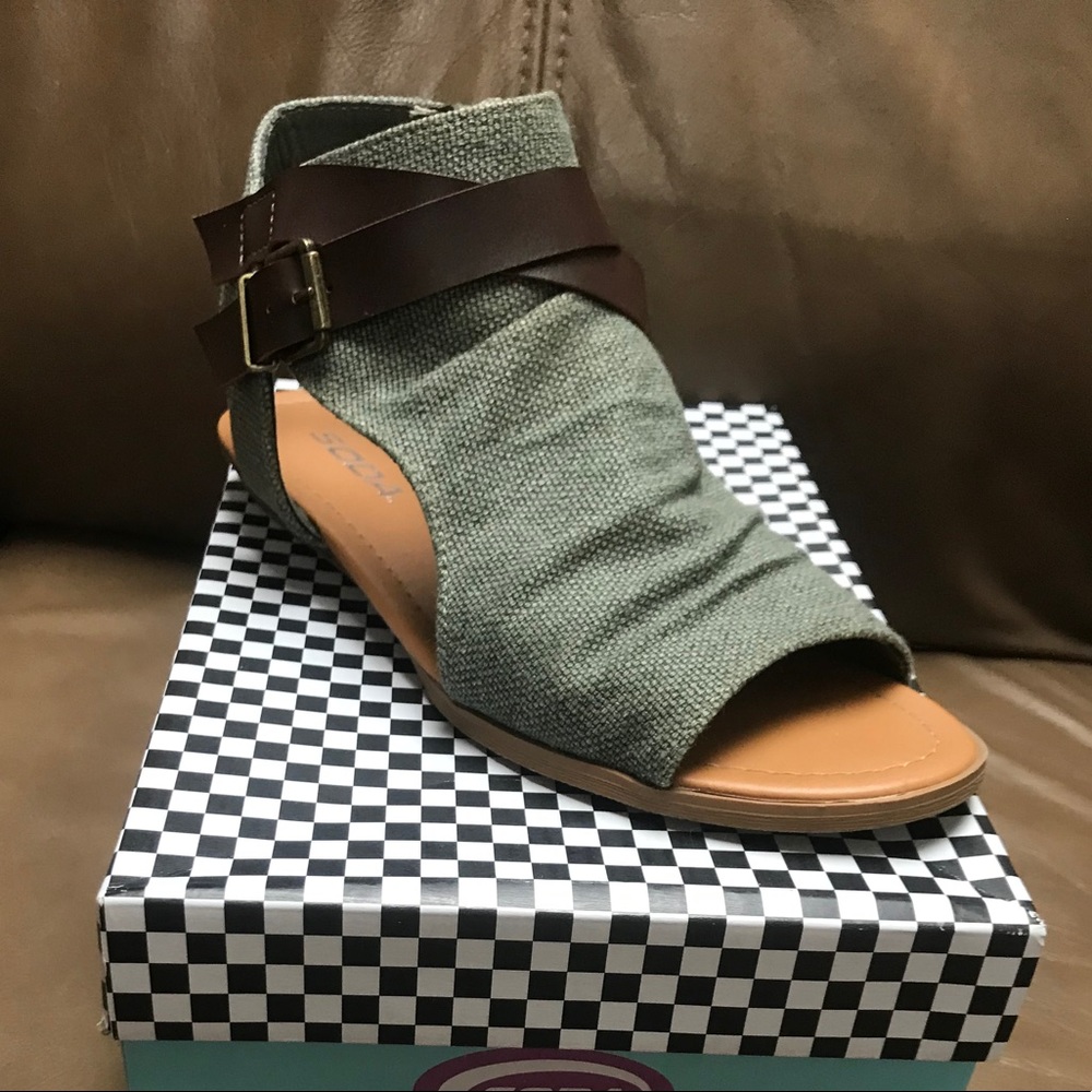 Soda green sandals